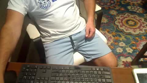 Snapshot of miamiwrestler chatting on April 21, 12:45 am miamiwrestler online show from April 21, 12:45 am