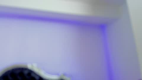 Snapshot of miamontoya chatting on January 17, 4:15 pm Mia   -5 7001400 Follow  online show from January 17, 4:15 pm