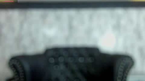 Snapshot of miamontoya chatting on February 6, 3:52 pm Mia   -5 7001400 Follow  online show from February 6, 3:52 pm