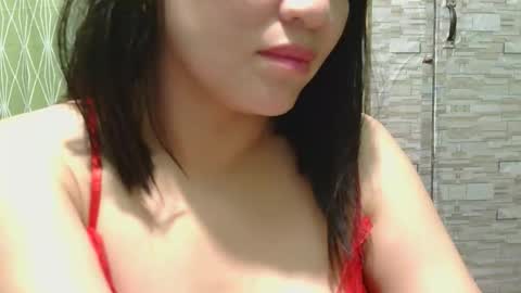 Mia online show from March 11, 2:34 pm