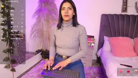 Snapshot of miaoconell chatting on June 21, 10:12 pm miaoconell online show from June 21, 10:12 pm