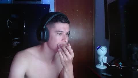 Snapshot of miaou_miaou chatting on February 18, 3:21 am miaou_miaou online show from February 18, 3:21 am