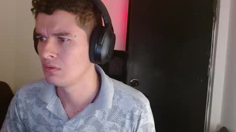 Snapshot of miaou_miaou chatting on October 12, 11:04 pm miaou_miaou online show from October 12, 11:04 pm