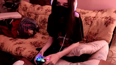 Snapshot of miaowhowl chatting on January 28, 5:35 pm Kristien online show from January 28, 5:35 pm