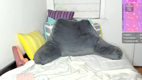 Snapshot of miaparker2_0 chatting on February 5, 10:33 pm Mia online show from February 5, 10:33 pm