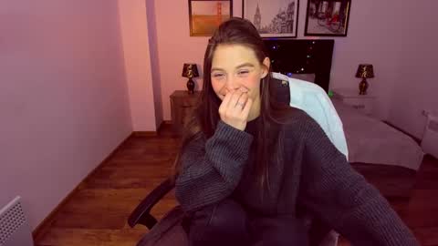 Mia online show from December 18, 10:02 pm