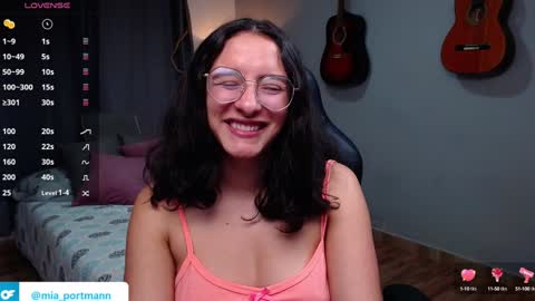 Snapshot of miaportman chatting on December 9, 3:11 pm MIAPORTMANN online show from December 9, 3:11 pm