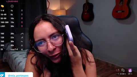 Snapshot of miaportman chatting on December 16, 12:16 pm MIAPORTMANN online show from December 16, 12:16 pm