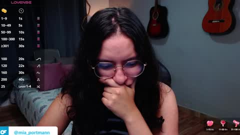 Snapshot of miaportman chatting on January 7, 12:09 pm MIAPORTMANN online show from January 7, 12:09 pm