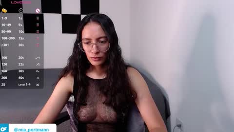 Snapshot of miaportman chatting on September 21, 4:19 pm MIAPORTMANN online show from September 21, 4:19 pm