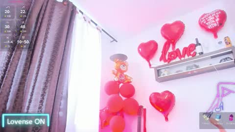 Mia Milf online show from February 15, 9:22 pm