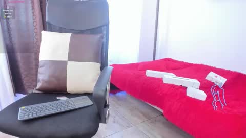 Mia Milf online show from March 13, 10:16 pm