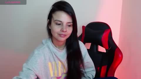 Snapshot of miarobinn_ chatting on February 8, 11:24 am miarobinn_ online show from February 8, 11:24 am