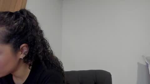 Snapshot of miarouseex chatting on May 16, 9:35 pm Mia Rouse online show from May 16, 9:35 pm