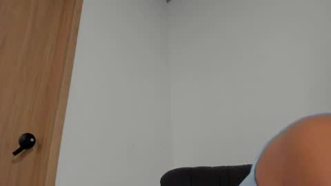 Snapshot of miarouseex chatting on May 26, 6:59 pm Mia Rouse online show from May 26, 6:59 pm