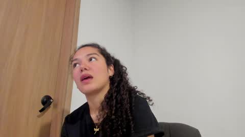 Snapshot of miarouseex chatting on May 27, 10:07 pm Mia Rouse online show from May 27, 10:07 pm