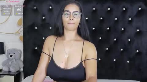 Snapshot of miaryder29 chatting on October 29, 1:35 pm Mia online show from October 29, 1:35 pm