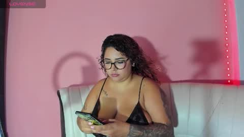 Snapshot of miasexxxydoll chatting on June 3, 3:06 pm miasexxxydoll online show from June 3, 3:06 pm
