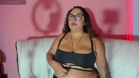 Snapshot of miasexxxydoll chatting on June 12, 3:33 pm miasexxxydoll online show from June 12, 3:33 pm