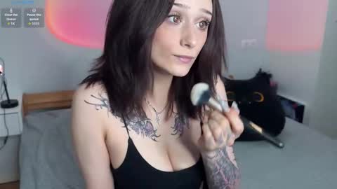 Snapshot of miaside chatting on March 2, 4:58 pm Mia online show from March 2, 4:58 pm