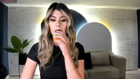 Mia Silva online show from April 29, 11:25 am