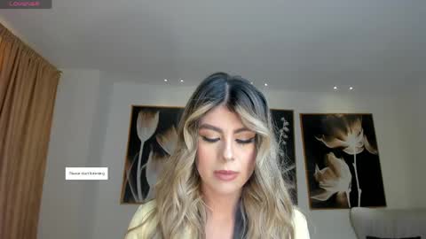 Mia Silva online show from May 1, 11:15 am