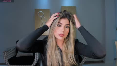 Mia Silva online show from May 10, 11:15 am