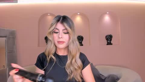 Mia Silva online show from May 28, 11:18 am
