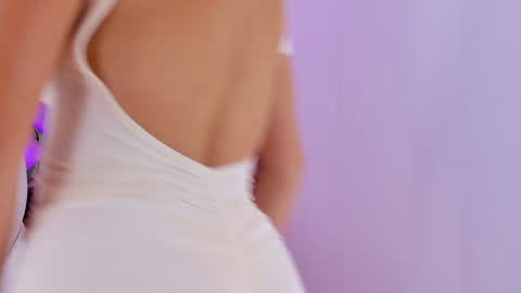 Snapshot of miasilverr chatting on December 18, 6:57 pm Mia online show from December 18, 6:57 pm