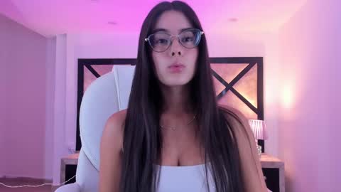 Snapshot of miasilverr chatting on February 25, 8:41 pm Mia online show from February 25, 8:41 pm