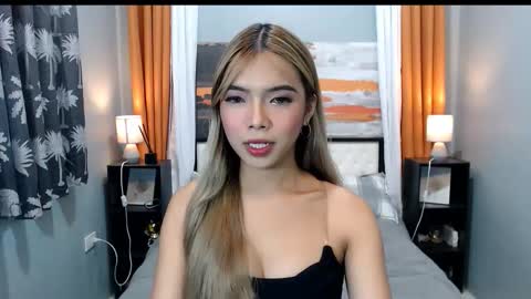 Snapshot of miasmith09 chatting on February 6, 6:40 am Pau and jence online show from February 6, 6:40 am