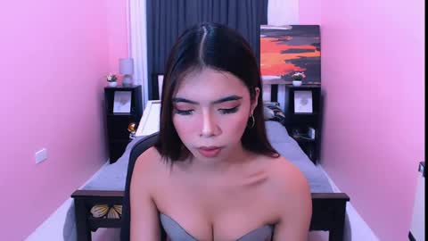 Snapshot of miasmith09 chatting on March 22, 6:50 am Pau and jence online show from March 22, 6:50 am