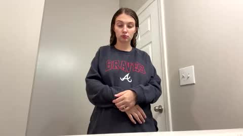 Snapshot of miasmith_001 chatting on May 21, 10:28 pm miasmith_001 online show from May 21, 10:28 pm
