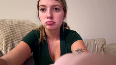 Snapshot of miasmith_001 chatting on May 31, 2:20 am miasmith_001 online show from May 31, 2:20 am