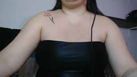 Snapshot of miasp chatting on October 5, 2:10 am MiaSP online show from October 5, 2:10 am