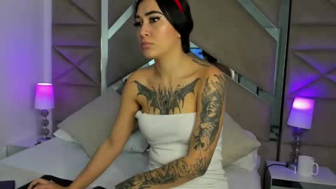 miasr_ online show from November 12, 3:56 pm