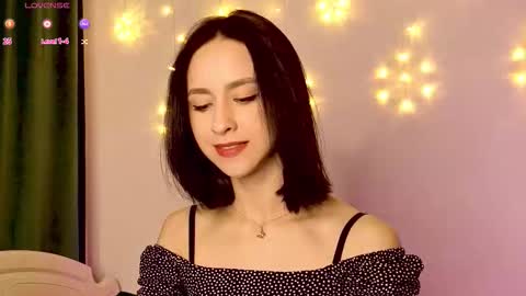 Mia online show from December 19, 12:23 pm