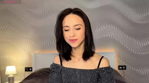 Snapshot of miasweetashoney chatting on March 6, 6:32 am Mia online show from March 6, 6:32 am