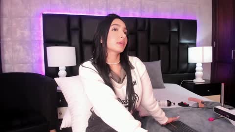 Snapshot of miasweetth chatting on December 27, 6:53 pm Mia Sweetth online show from December 27, 6:53 pm