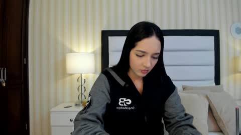 Snapshot of miasweetth chatting on February 1, 11:32 am Mia Sweetth online show from February 1, 11:32 am