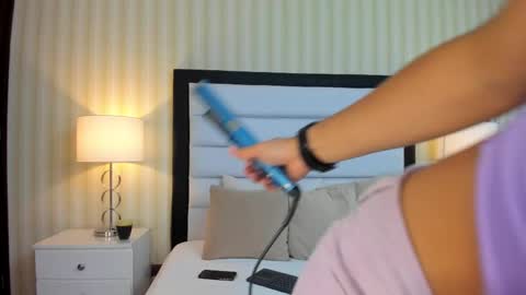 Snapshot of miasweetth chatting on February 18, 12:17 pm Mia Sweetth online show from February 18, 12:17 pm