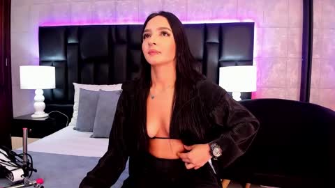 Snapshot of miasweetth chatting on February 21, 11:44 am Mia Sweetth online show from February 21, 11:44 am