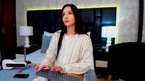 Snapshot of miasweetth chatting on February 24, 11:43 am Mia Sweetth online show from February 24, 11:43 am