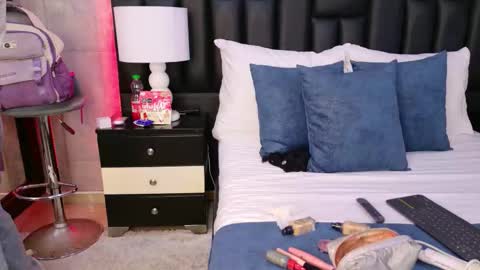 Snapshot of miasweetth chatting on October 13, 7:25 pm Mia Sweetth online show from October 13, 7:25 pm