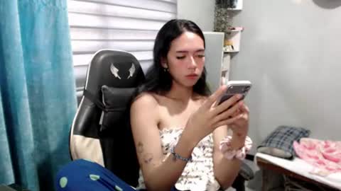 Snapshot of miatrixs chatting on June 24, 9:58 pm Mia online show from June 24, 9:58 pm