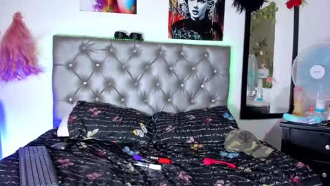 Snapshot of miautena chatting on January 17, 10:23 pm Mariana  online show from January 17, 10:23 pm