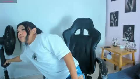 Snapshot of miavalentinaaa chatting on March 10, 12:29 am Miaa valentinaaa online show from March 10, 12:29 am