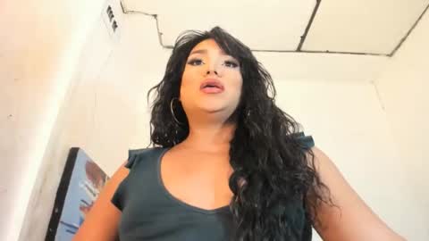 Snapshot of miavaniity54 chatting on September 19, 9:15 pm miavaniity54 online show from September 19, 9:15 pm