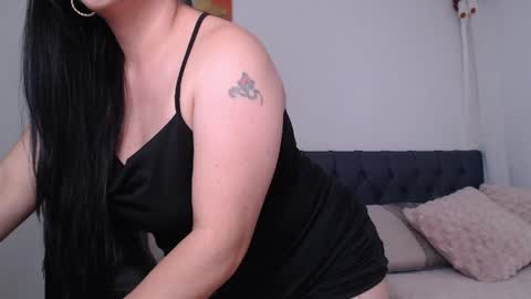 Mia Wilson online show from April 11, 4:06 am