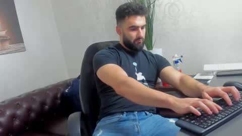 MicahLane online show from October 28, 5:33 am